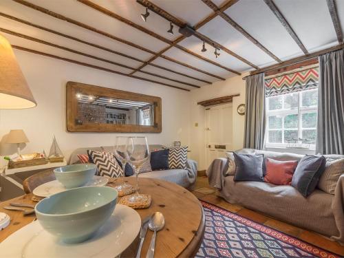 Iekārtas, 2 Bed in North Creake oc-kt003 in North Creake