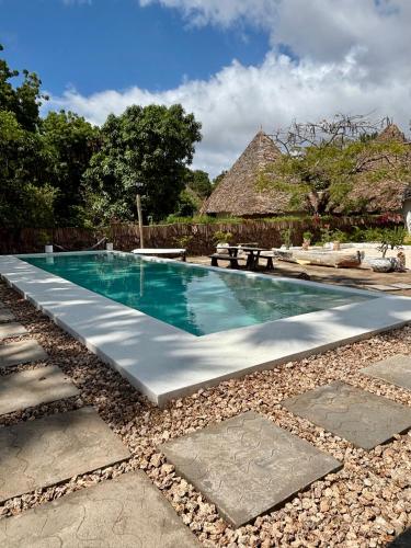 Basen, Flower House in Malindi