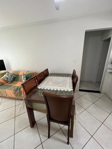 Comfortable Apartment 350 meters from the Beach in Guarujá - image 3