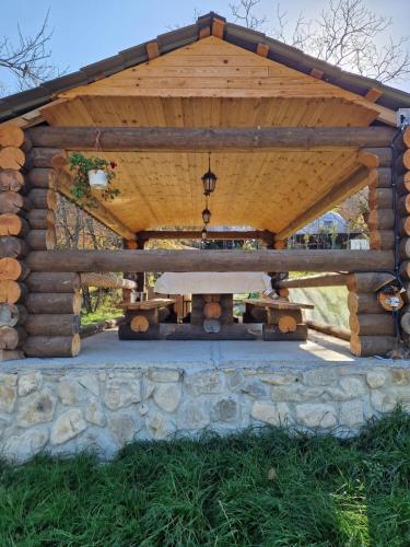 Παροχές, Berkheva in Kvemo Alvani