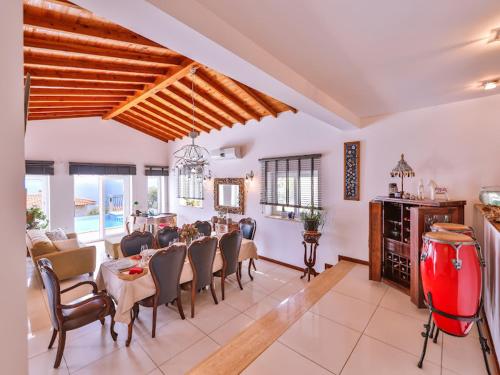 VILLA SCARLETT
