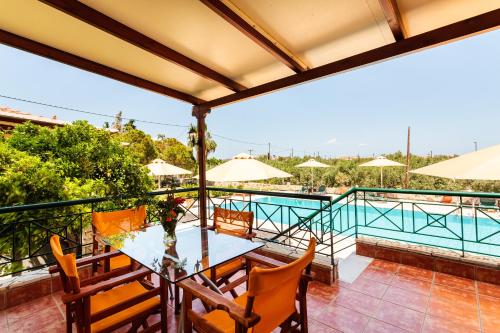 Dukes Poolside Houses in พาราเลียน แอสทรอส