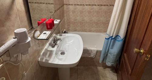 Fürdőszoba, DORMERO Hotel y Albergue Sahagun in Sahagun
