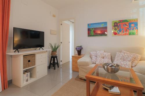 C52 - Seaside 2 Bedrooms By the Center 2
