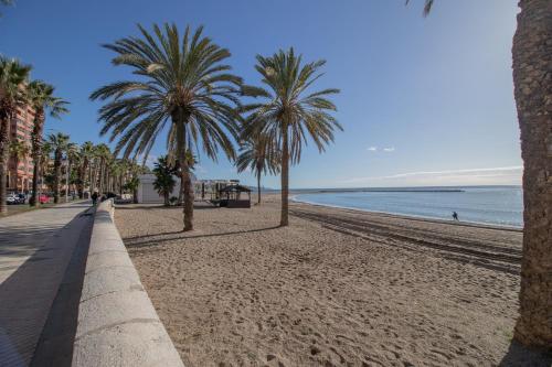 Seaside 2 Bedrooms By the Center - image 9