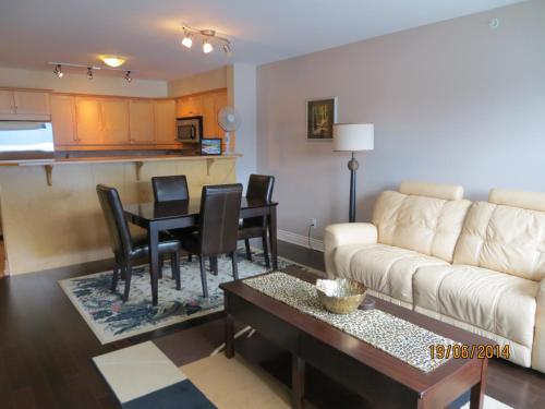 Kaslo Bay Condominium - Apartment - Kaslo