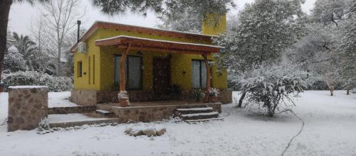 Cabañas MAINUMBY (Cabanas MAINUMBY) in La Poblacion - Traslassierras