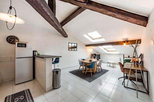 Apartment for 4 people with view of Fourvière AIL, Лион