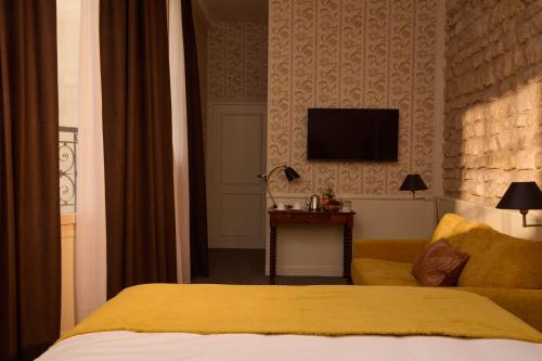 room detail thumbnail 2