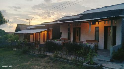 Twins Homestay Ekas Buana in Tanjung Ringgit