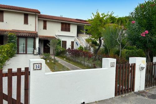 M453 - Marcelli, comodo bilocale con giardino