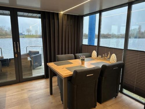 Iekārtas, Hausboot La Mare Seeblick in Weyhe