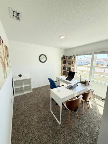 Modern Home Close to Downtown & Beach in Vermont Heights (FL)