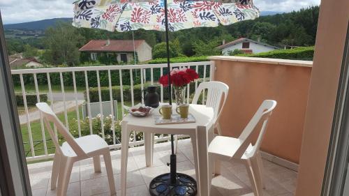 One-Bedroom Apartment with Garden View