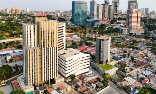Edifício Kings Tower T2-06 – khách sạn tại Ingombota