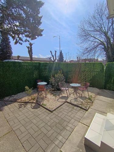 Travel Hub Hostel in โอริด