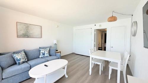 Awesome Oceanfront 1bd pool and hot tub - image 8