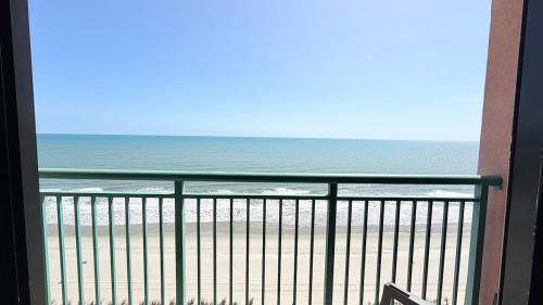 Awesome Oceanfront 1bd pool and hot tub - image 5