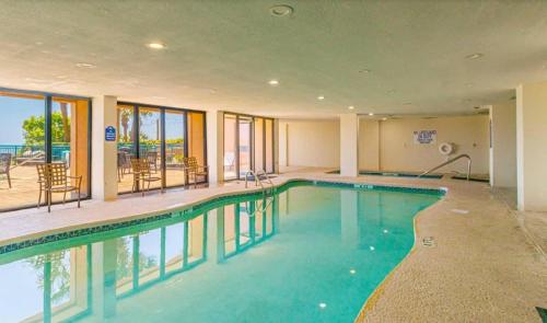 Coastal Oceanfront 1bd pool and hot tub - image 3