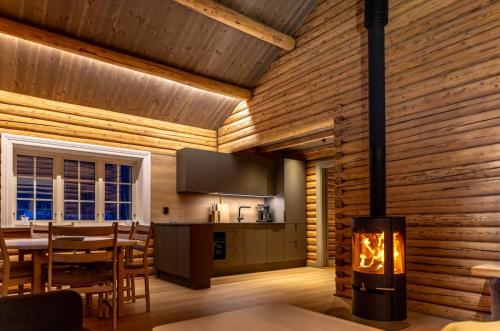 Authentic log cabin near by Hunderfossen and Hafjell – khách sạn tại Oyer