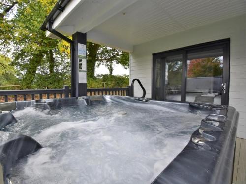 Iekārtas, 4 Bed in Oswestry oc-74982 in Landīsilio