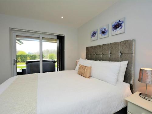 Iekārtas, 4 Bed in Oswestry oc-74982 in Landīsilio