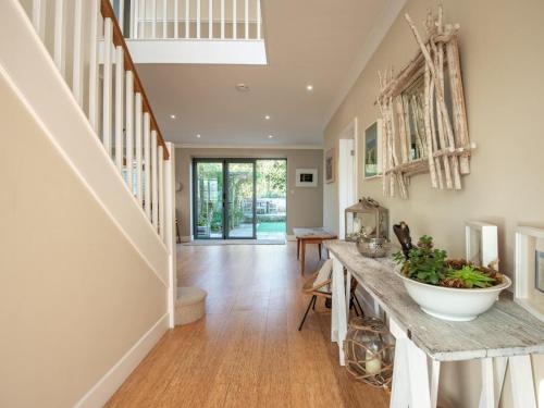 Iekārtas, 5 Bed in Swanage oc-dc030 in Studland