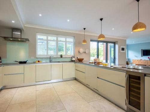 Iekārtas, 5 Bed in Swanage oc-dc030 in Studland