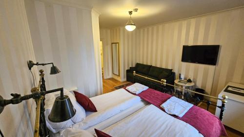 1 double bed, 1 sofa bed