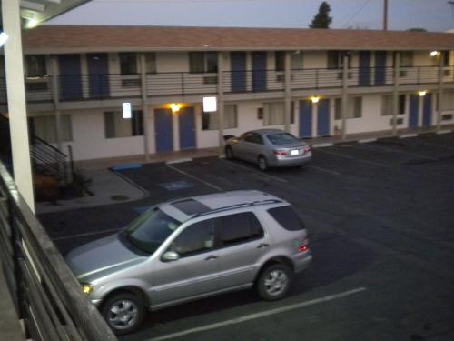 Exterior view, Wasco Inn in Wasco (CA)