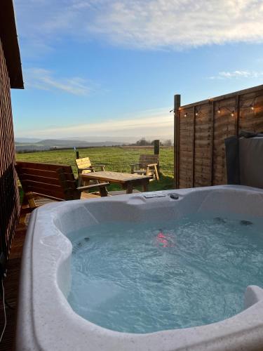 Black Isle Pods & Chalet in Knockbain