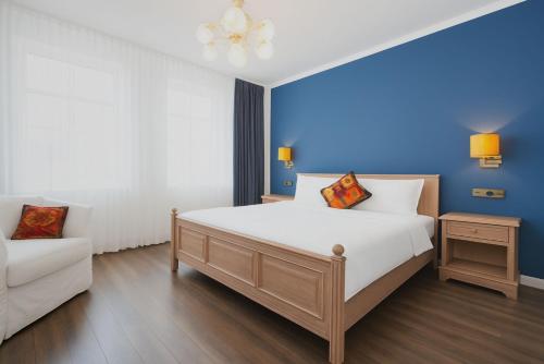 room detail thumbnail 1