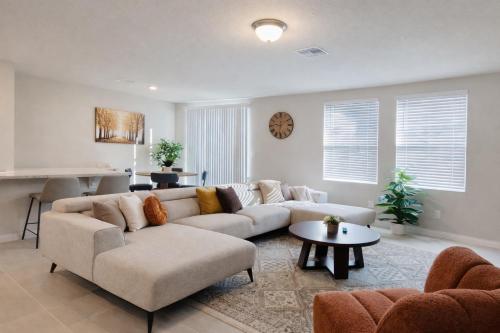 "Explore Disney, Universal & More! Cozy Auburndale Home for Your Florida Adventure!" in Auburndale (Florida)