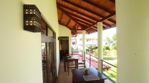 River Breeze Villa Bentota