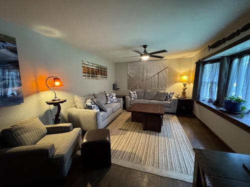Super Comfy 3 BR Home Sleeps 8 in Doraville