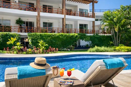 Luxury Duplex 2BR Pool & Garden View Quiet 30m from 5th Ave with Gym & Parking