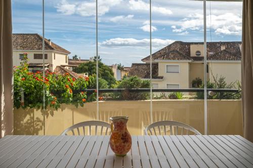 Awesome 3 Br Apart. w/ 4 Terraces, Pool & Parking - Tap to explore photos