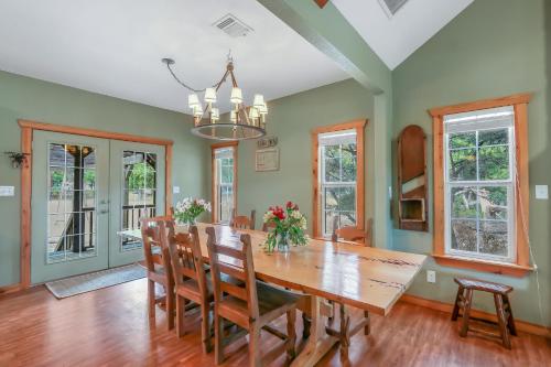 Fairlawn on the Blanco in Wimberley, USA