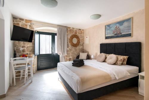Ragusa City Walls Apartments 2