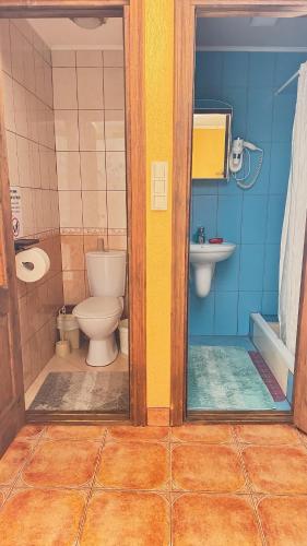 2 bedrooms, 6 beds