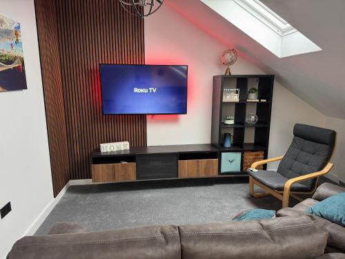 Modern 2 bedroom Penthouse with car parking — other in 144 High Street Flat 5 2nd floor, Oldland Common United Kingdom, BS30 9TA