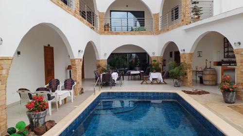 RoK Guelwar Guesthouse in Ouoran