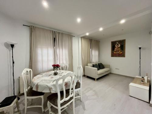 Habitacion privada en apartamento compartido junto al Aeropuerto y Fira Barcelona - El Prat de Llobregat