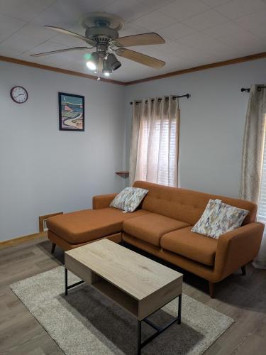 客房, Private Room in 3-bedroom apartment in 米德爾伯勒