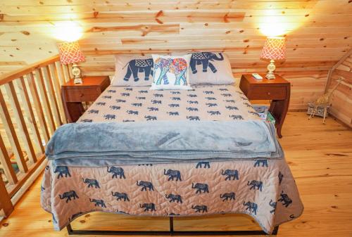 Arbor House of Dripping Springs - Safari House in Dripping Springs, USA