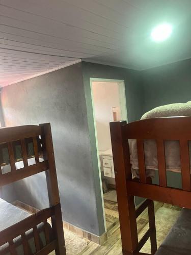 Quarto n°7 de solteiro acomoda 4 pessoas - image 11