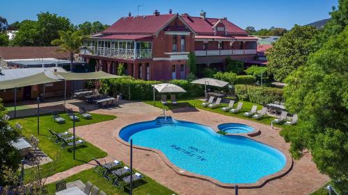 Mansfield Hotels