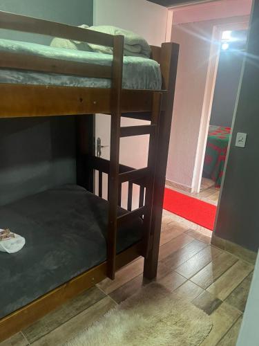 Quarto n°6 de solteiro acomoda 4 pessoas - image 11