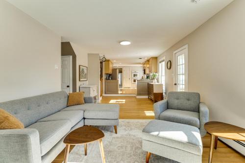 Hike, Bike and Relax Huckleberry Hill Home with Yard! in 埃文