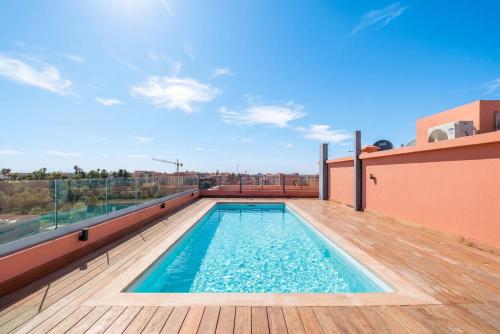 Centre de Gueliz et terrasse avec piscine - image 3